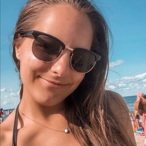 Meet your Posher, Alexis